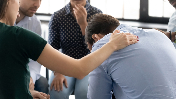 CARACTERÍSTICAS DA DEPENDÊNCIA DE AMOR E SEXO